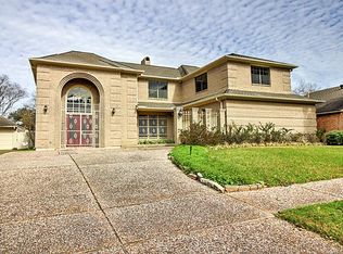 8014 Candle Ln, Houston, TX 77071