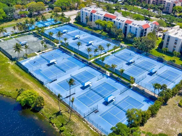 2105 Lavers Circle #212, Delray Beach, FL 33444