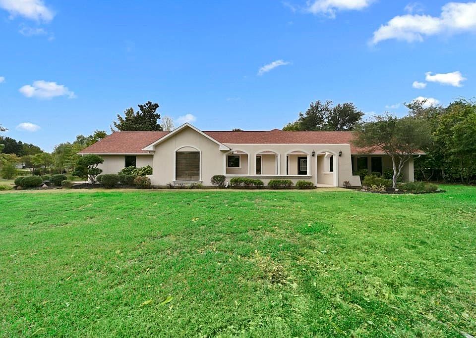 1st image of 25 Santa Monica Cir