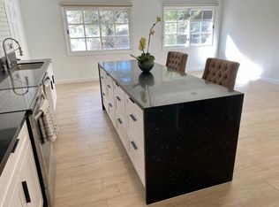 24969 Mulholland Hwy #1, Calabasas, CA 91302