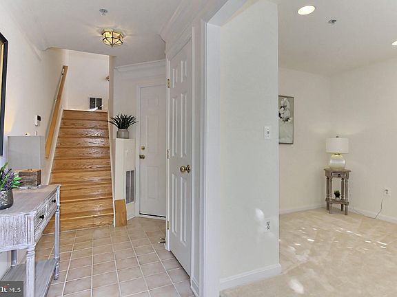 5th image of 5001 Donovan Dr