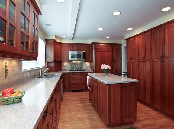 4th image of 99 Longfellow St