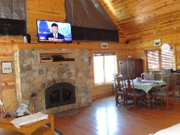 78 Turkey Walk Dr, Marble, NC 28905