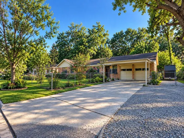 1505 Adams St, Baytown, TX 77520