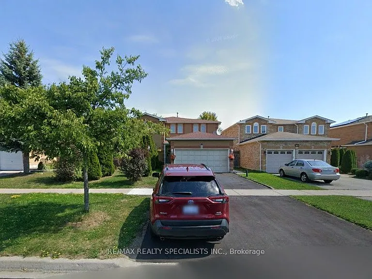141 Yorkland St #LOWER — Photo 1