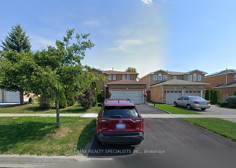 1st image of 141 Yorkland St