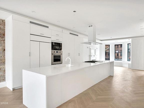 2nd image of 277 Midwood St #2