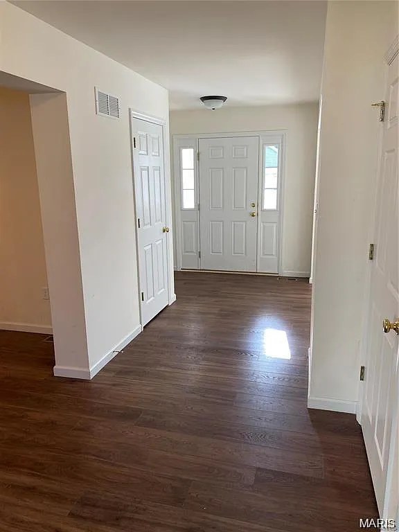 4 bed, 3.5 bath, 2544 sqft, $2,395 — Photo 2