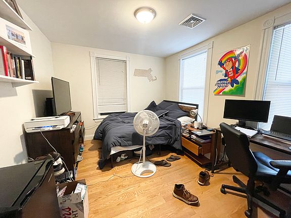 4th image of 281 Dorchester St #A