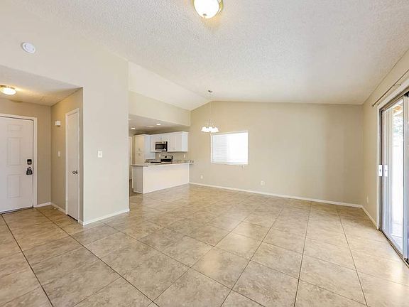 4th image of 8025 W Glenrosa Ave