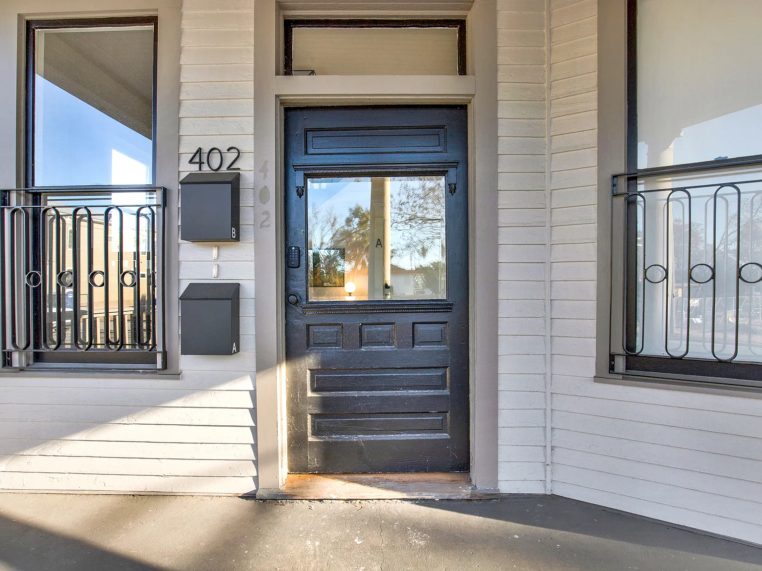 2 bed, 1200 sqft, $2,400 — Photo 2