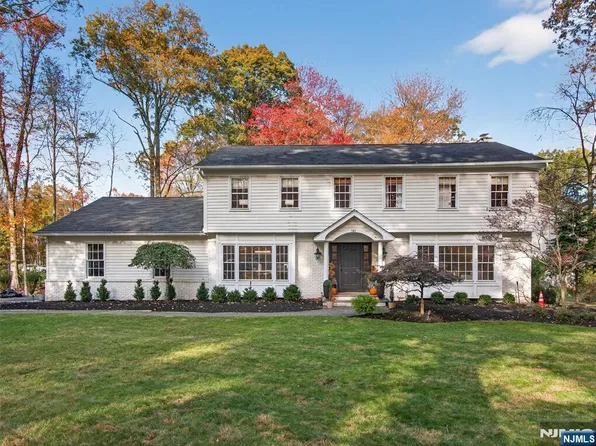 141 W Oak St, Ramsey, NJ 07446
