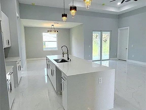 5th image of 100 Colin Ave N