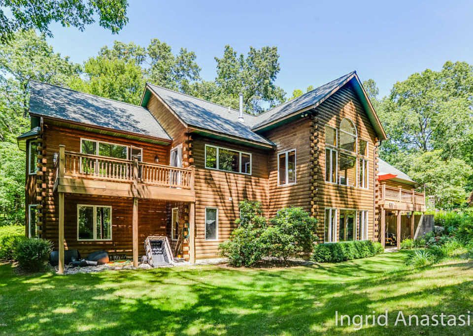 1st image of 6470 Bridlewood Ct NE