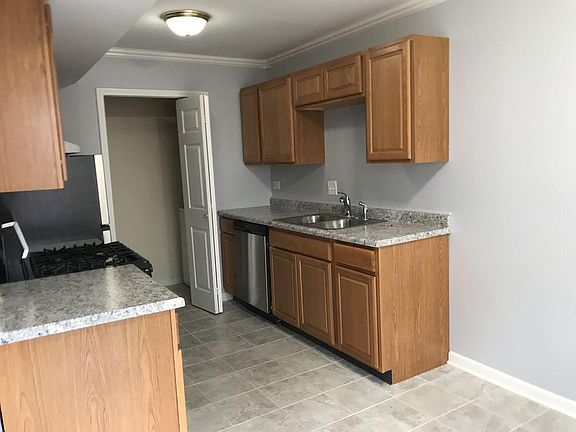 5th image of 1858 Stockton Dr #1858