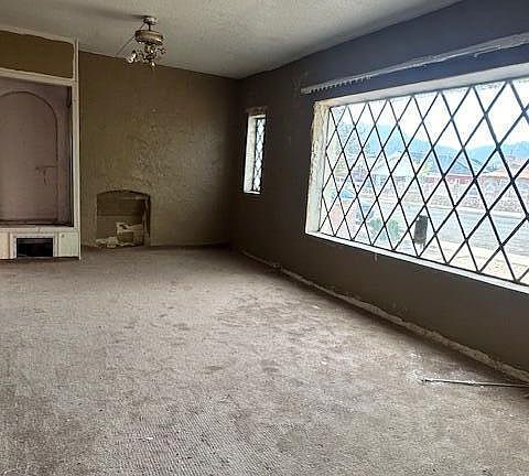 3rd image of 3928 Trowbridge Dr
