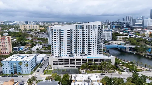 10 SW South River Dr #Penthouse I01 Photo 1