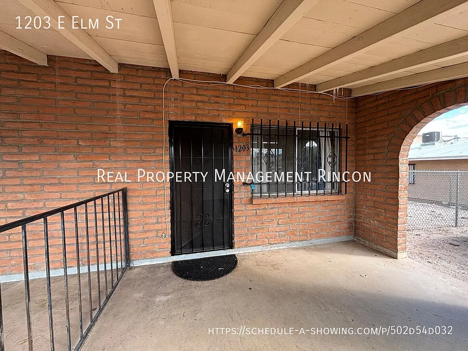 1203 E Elm St