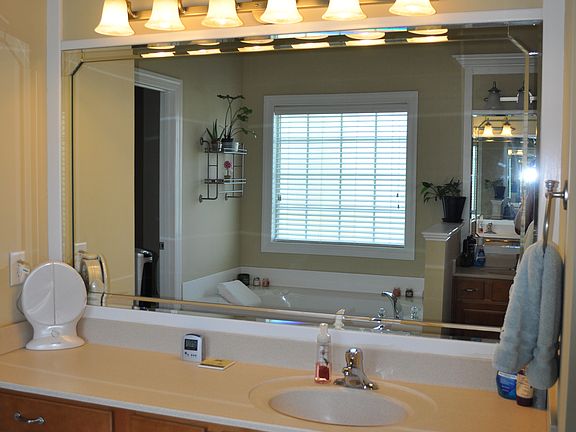 Her Vanity w/ seating