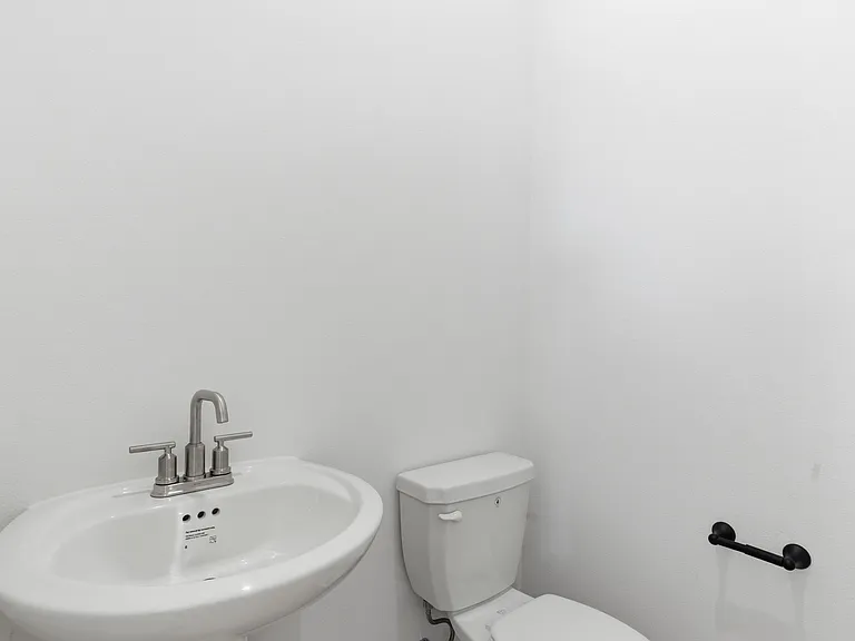 1835 E Fiji St — Photo 14