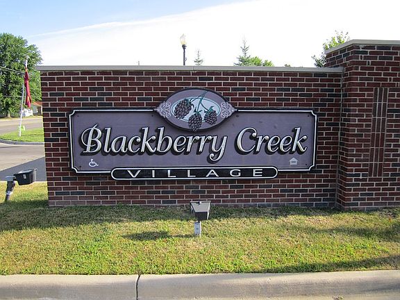 3rd image of 4140 Blackberry Crk #6106