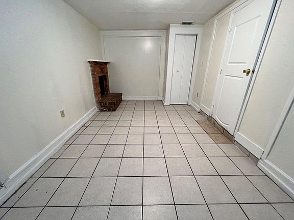4th image of 6829 Tinkerbell Ln