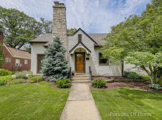 688 Euclid Ave, Glen Ellyn, IL 60137