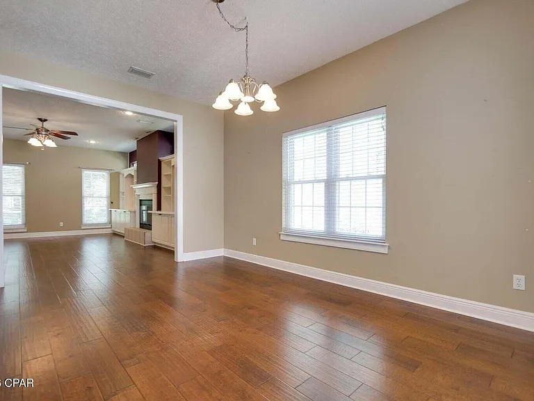 4026 Oak Forest Dr — Photo 13