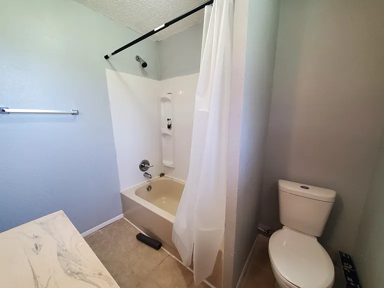 909 Howard St — Photo 23
