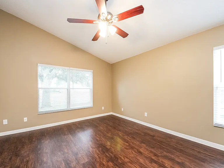 13918 Valleybrooke Ln — Photo 9