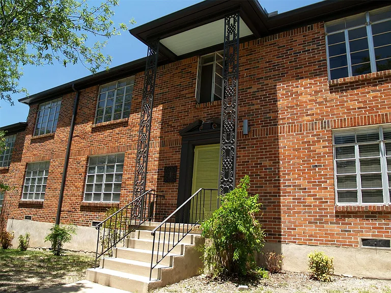 3206 Tom Green St #G — Photo 12