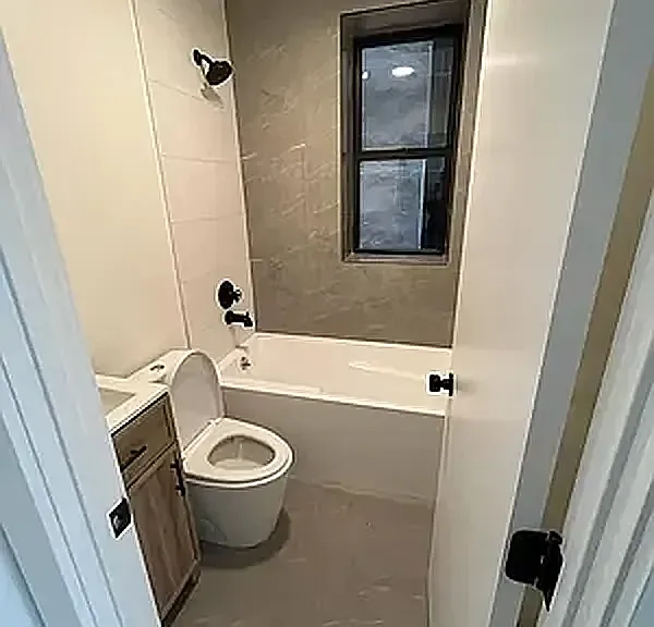 25 Cooper St #205 — Photo 8