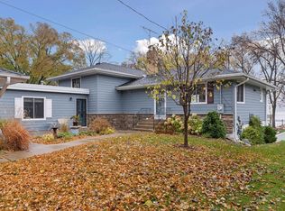 445 Lakeside Dr S, Bayport, MN 55003
