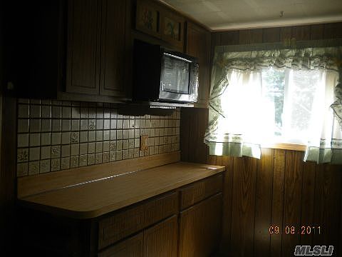 5th image of 48 Montclair Dr
