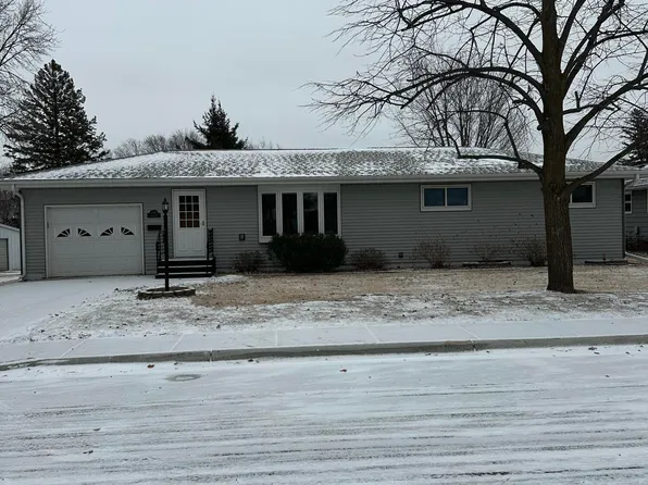 608 7th Ave S, Clear Lake, SD 57226