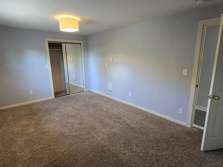 702 Montgomery St — Photo 27