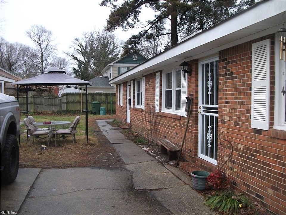 1st image of 1129 Hullview Ave #B