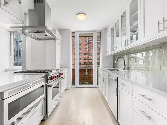 4th image of 188 E 78th St APT 10A