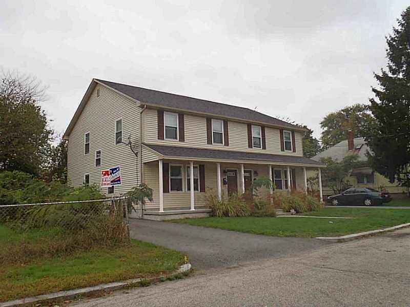 35 37 N Hull St East Providence RI 02914 Zillow