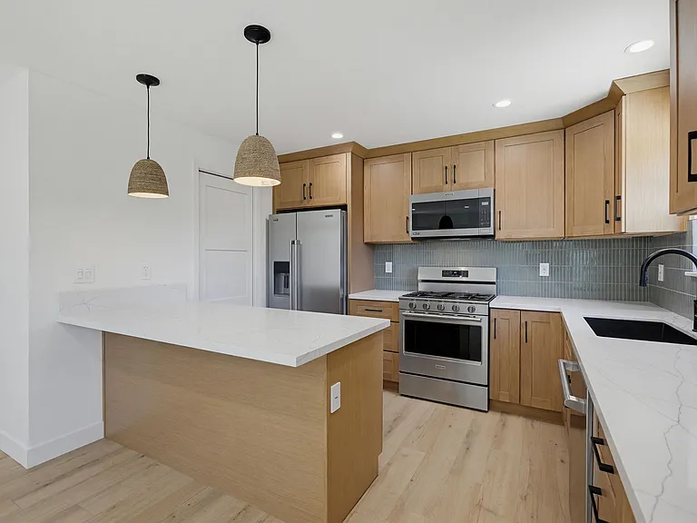 2036 Pomona Ave #C — Photo 11