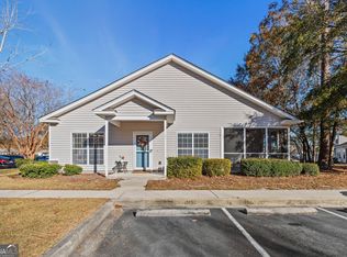 27 Stonelake Cir, Savannah, GA 31419