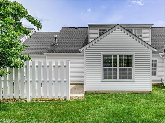 3rd image of 3500 E Prescott Cir