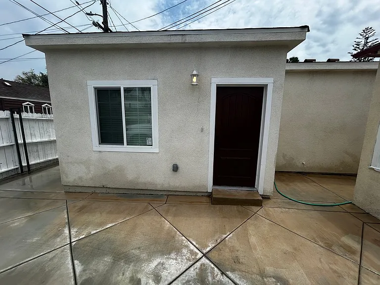 306 N Pine St #1/2 — Photo 1