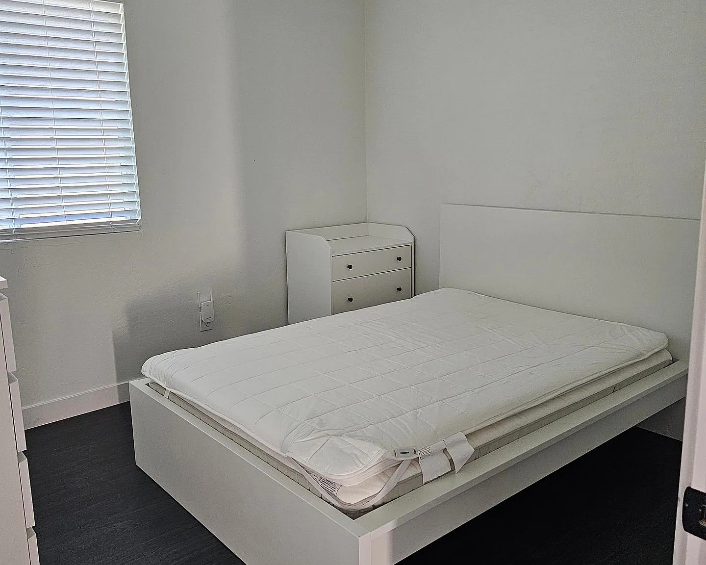 Beautifully Renovated Bedroom Home — Photo 3