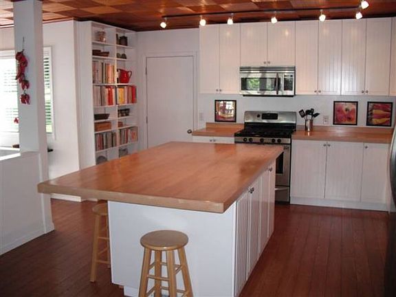 Spacious Gourmet Kitchen