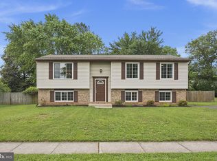 12903 Framingham Ct, Herndon, VA 20171