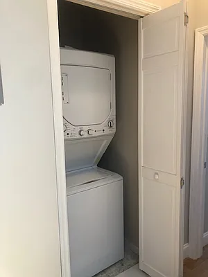 Rented by Alexander Bilu, LREB | media 10