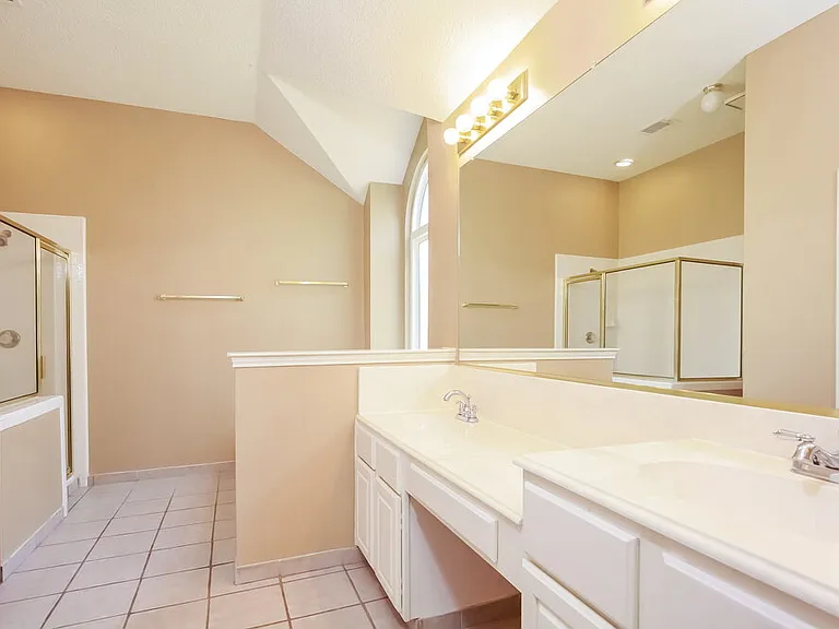 2235 Stillwater Dr — Photo 11
