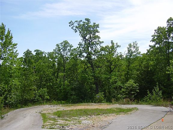 3rd image of 22 Silver Spur Ct