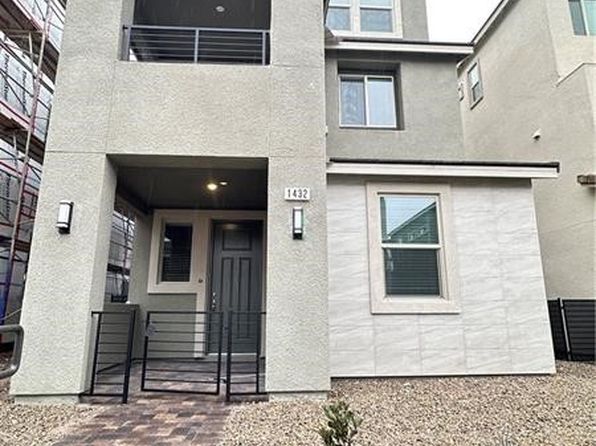 1432 Nocturnal Flight St
